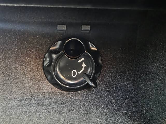 how does a cooled glove box work
